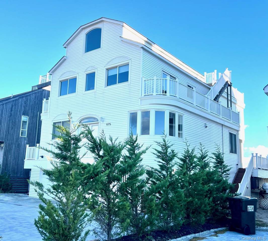675 Dune Road - Photo 1