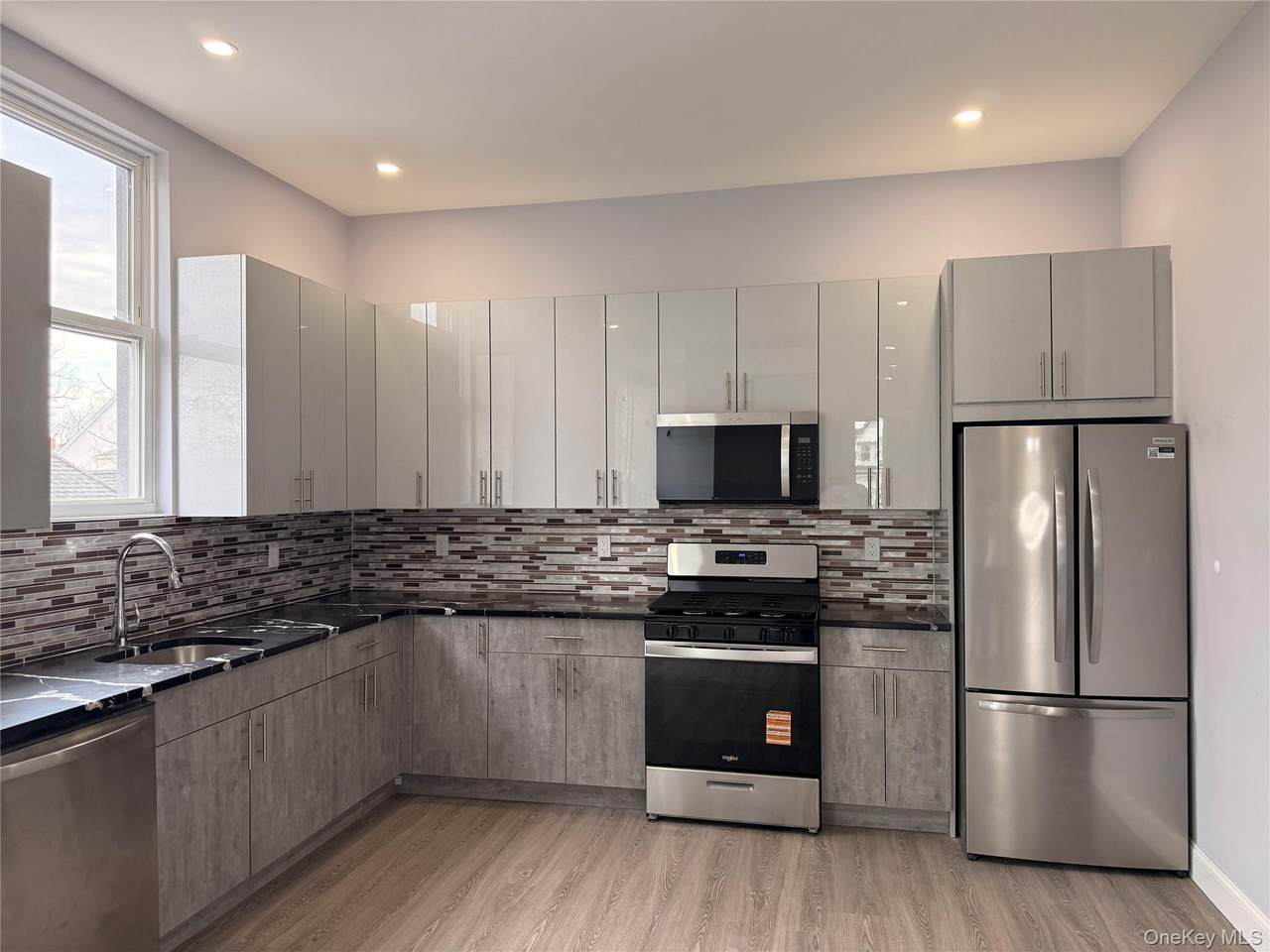 222 Primrose Avenue - Photo 1