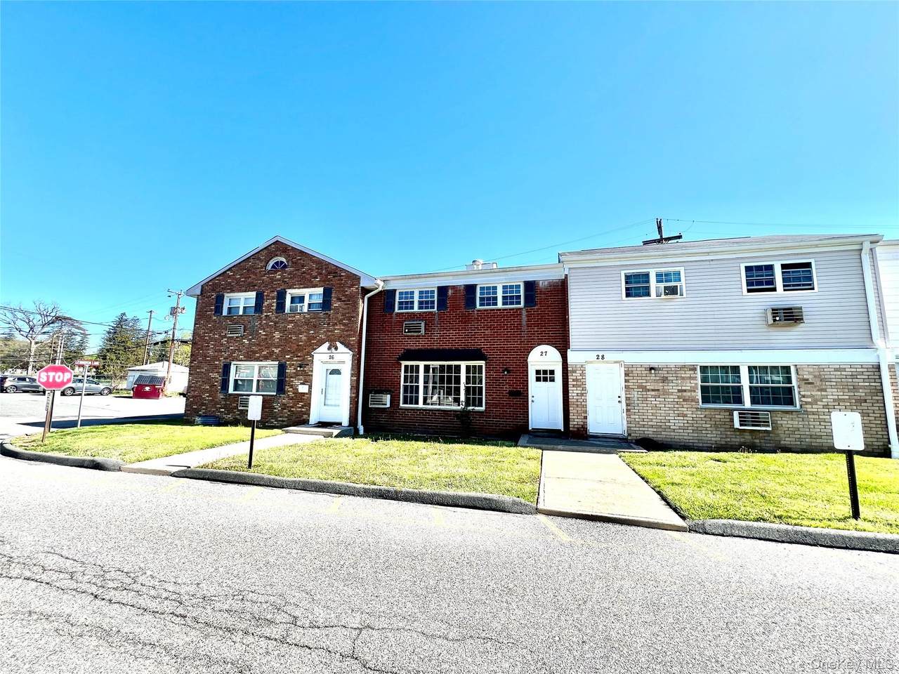 27 Lexington Lane - Photo 1