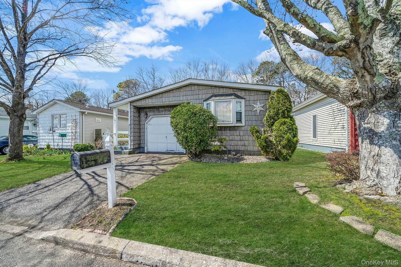 191 Village Circle - Photo 1