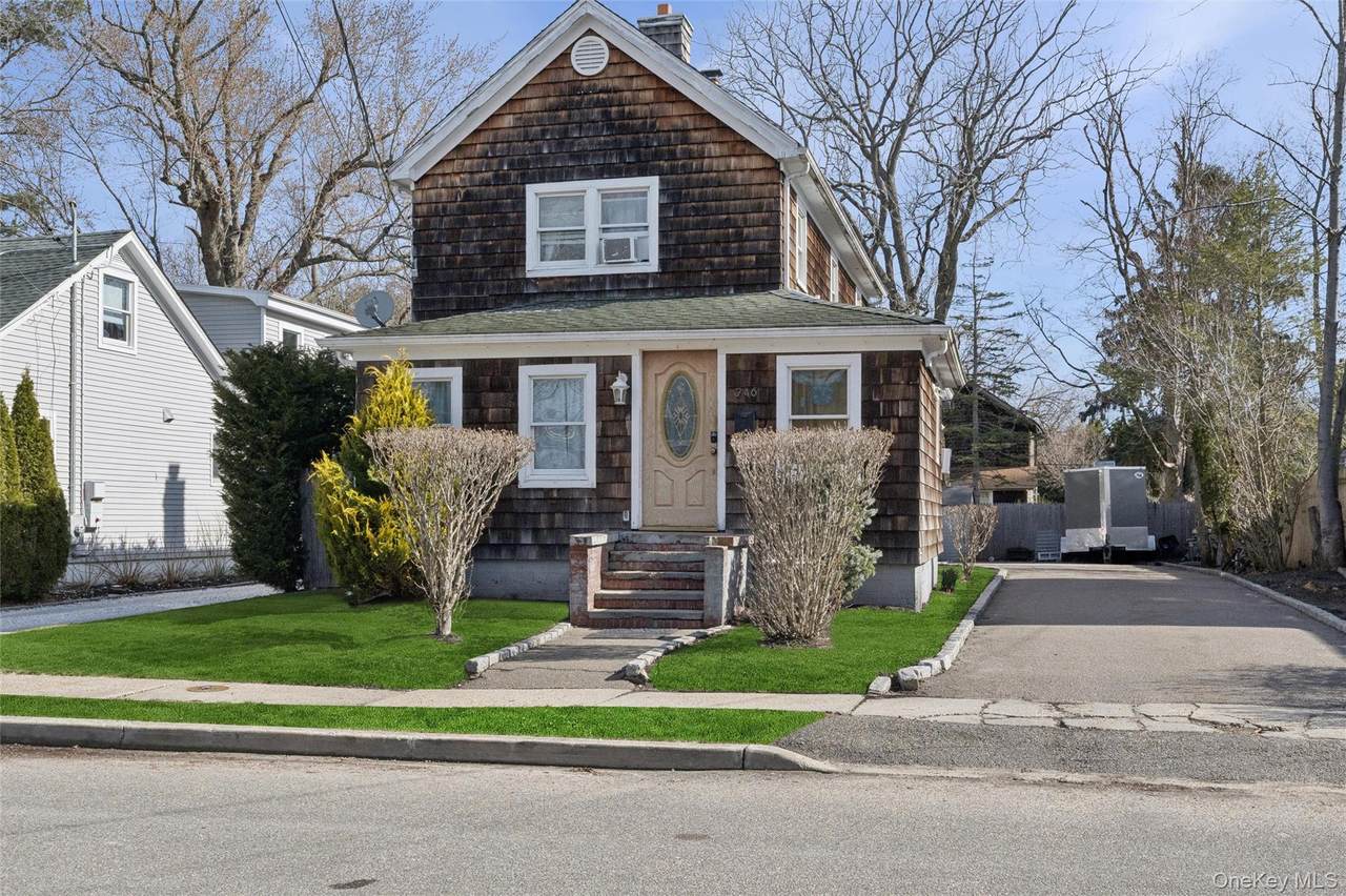 346 Maple Avenue - Photo 1