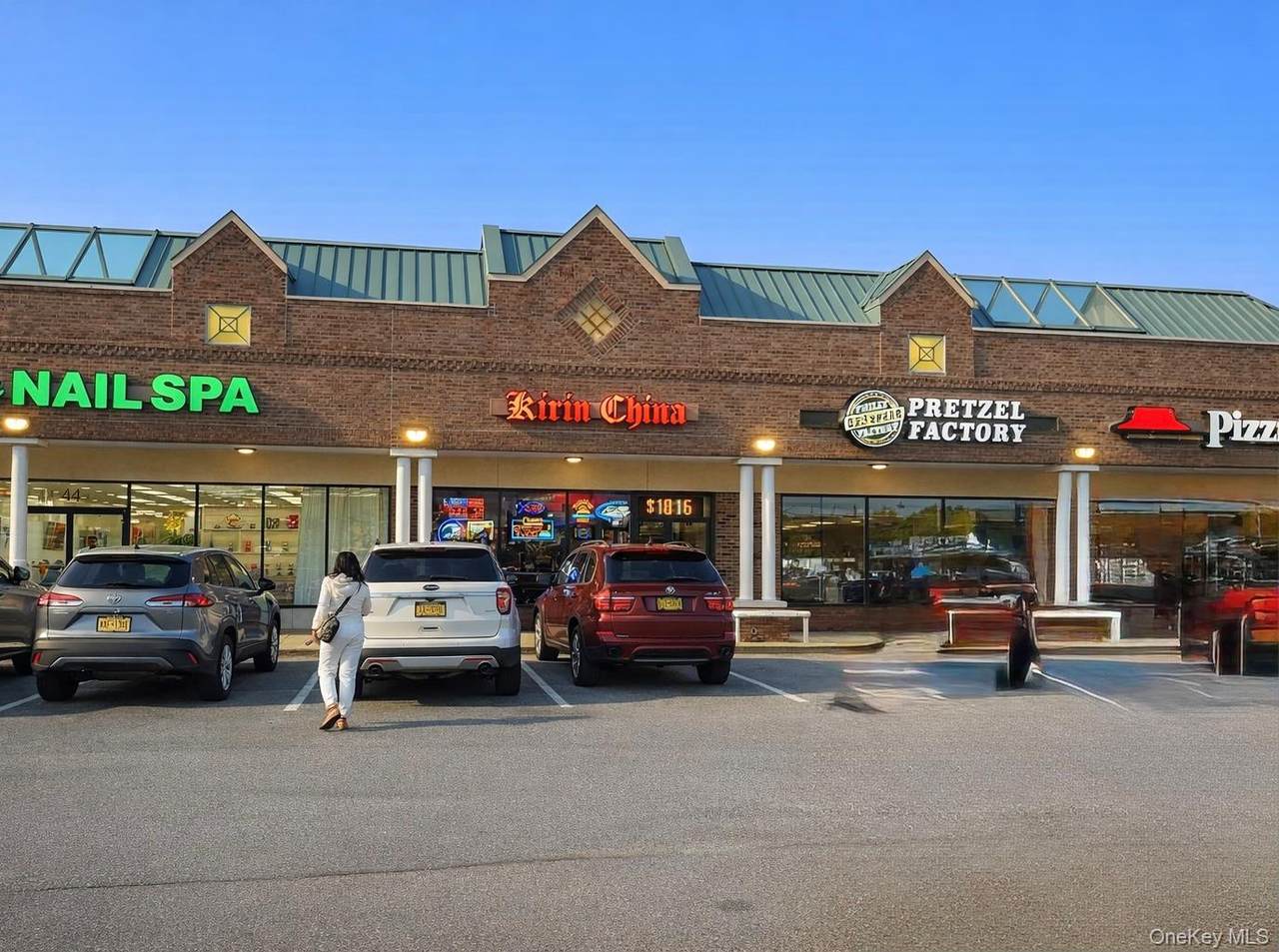 46 Sunrise Highway - Photo 1