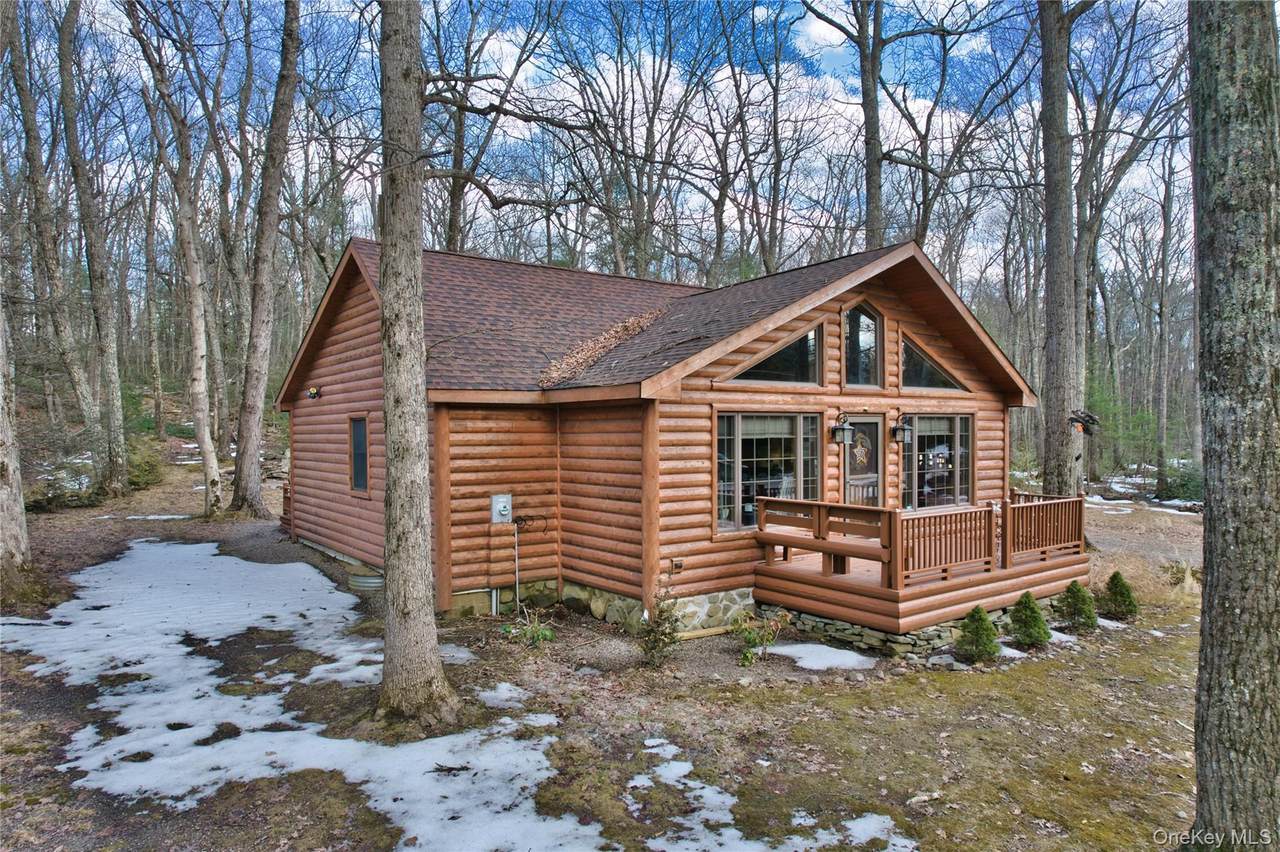 128 Shore Drive - Photo 1