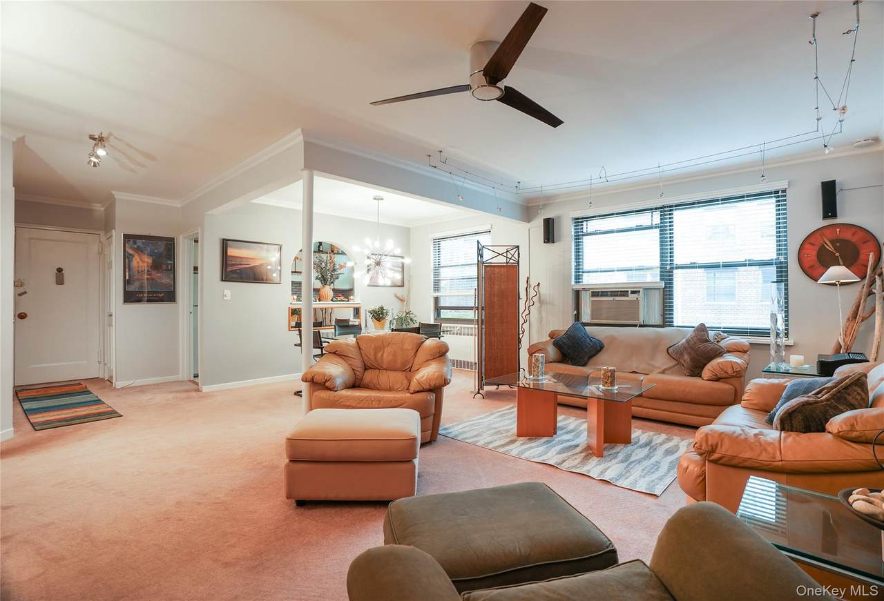 35 Rockledge Road - Photo 1