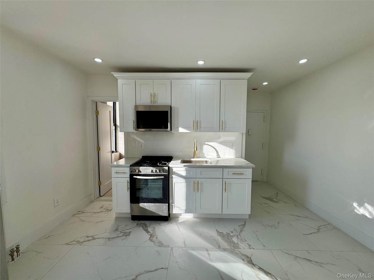 315 Riverside Boulevard - Photo 1