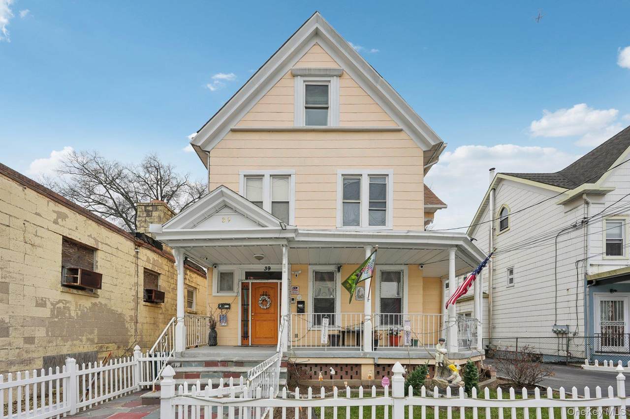 39 10th Avenue - Photo 1