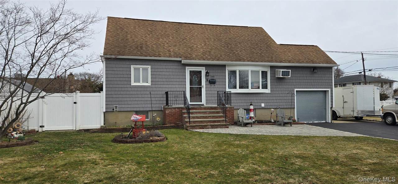 140 10th Avenue - Photo 1