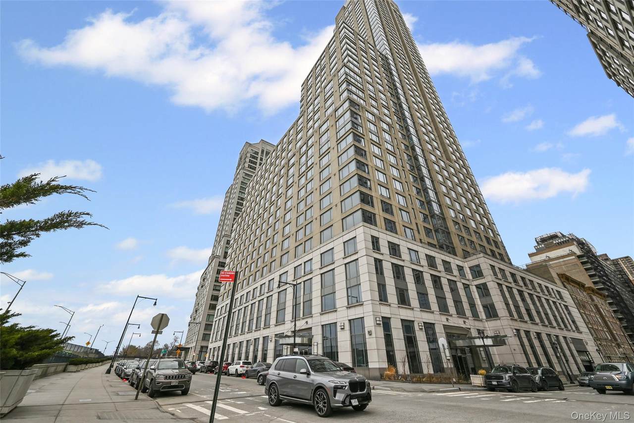 220 Riverside Boulevard - Photo 1