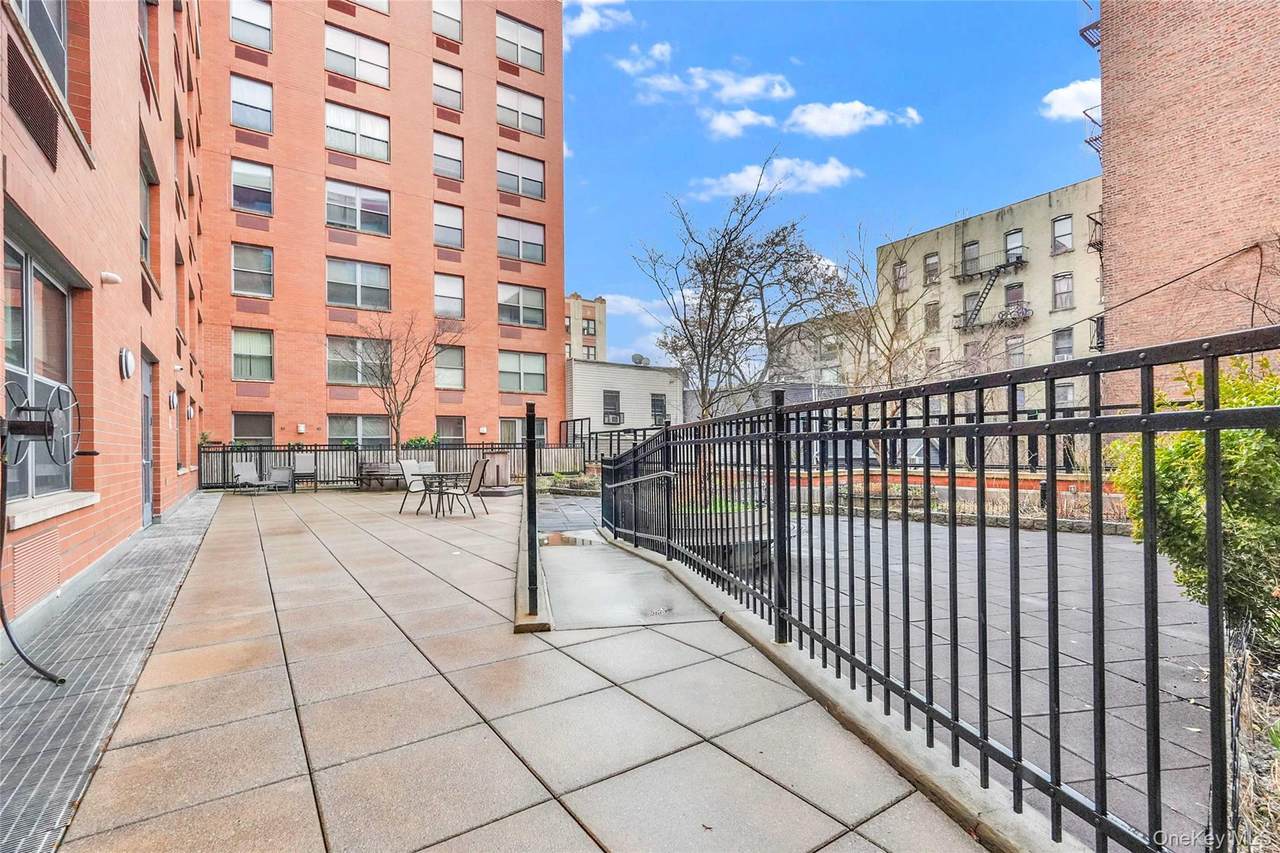 837 Washington Avenue - Photo 1