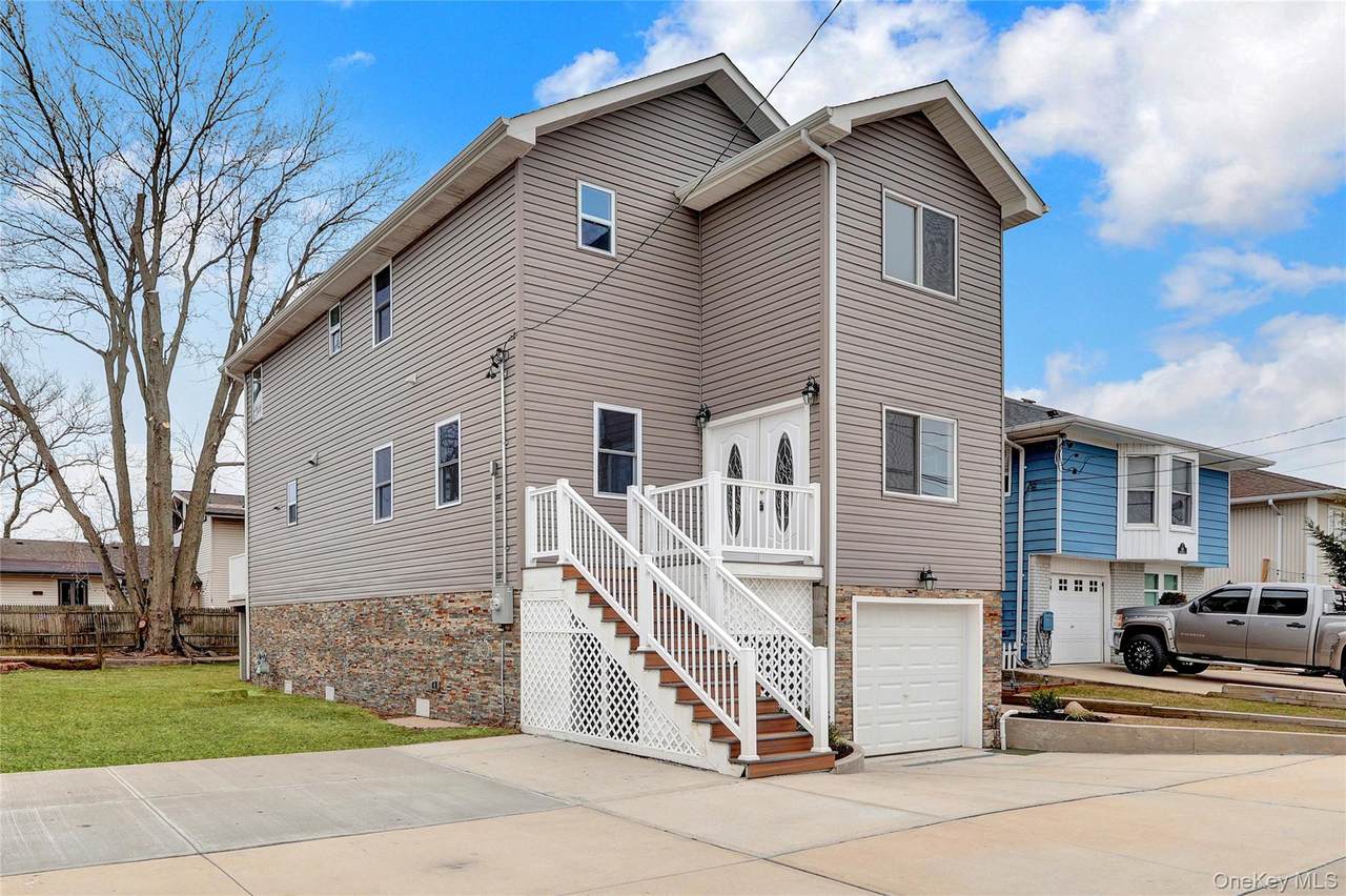 1010 California Place - Photo 1