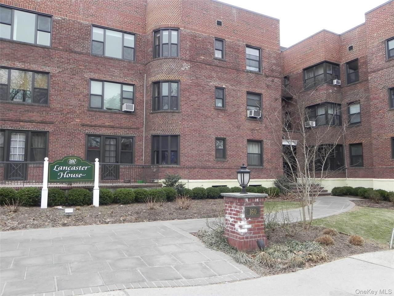 160 Middle Neck Road - Photo 1