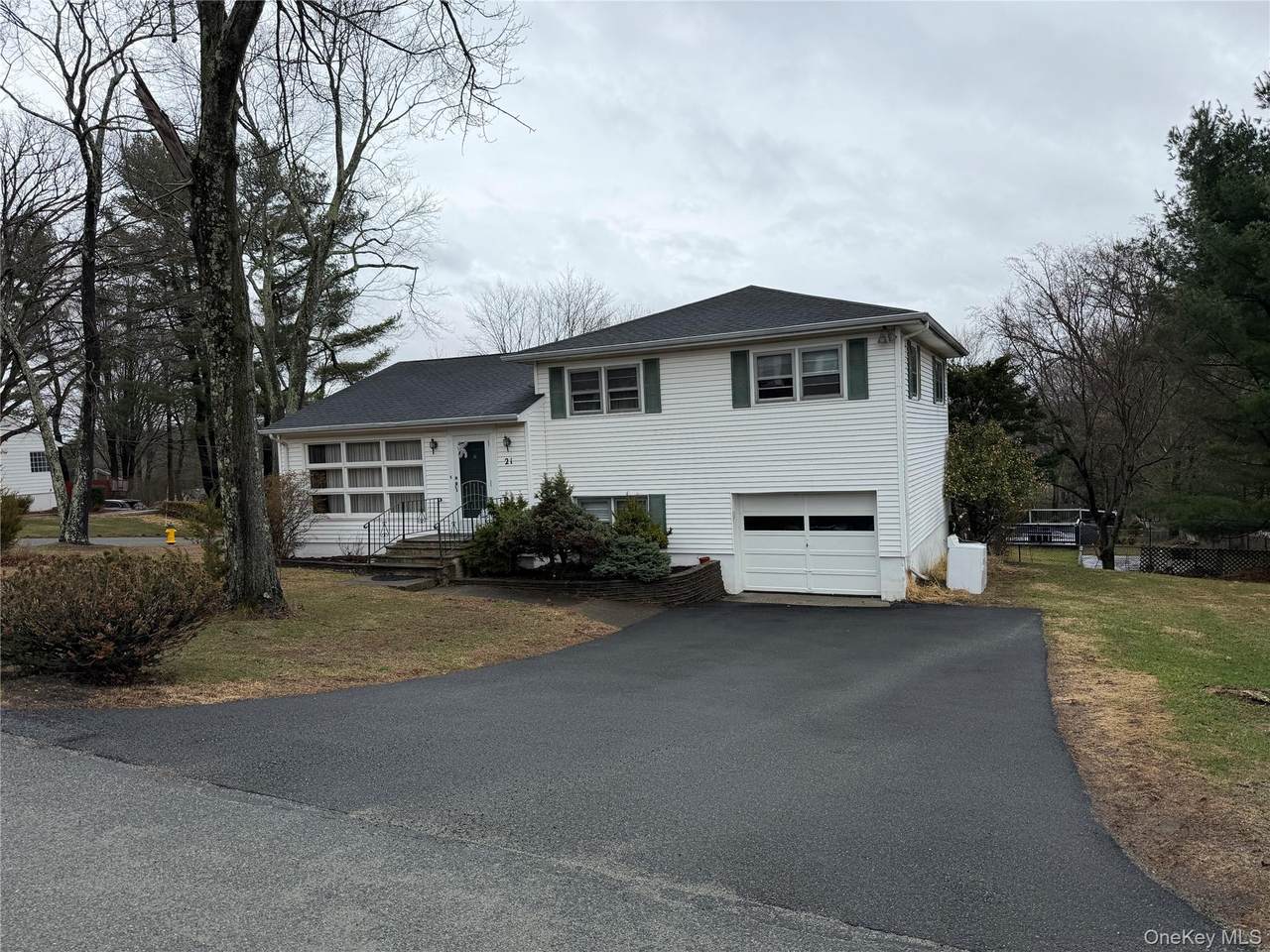 21 Crescent Place - Photo 1