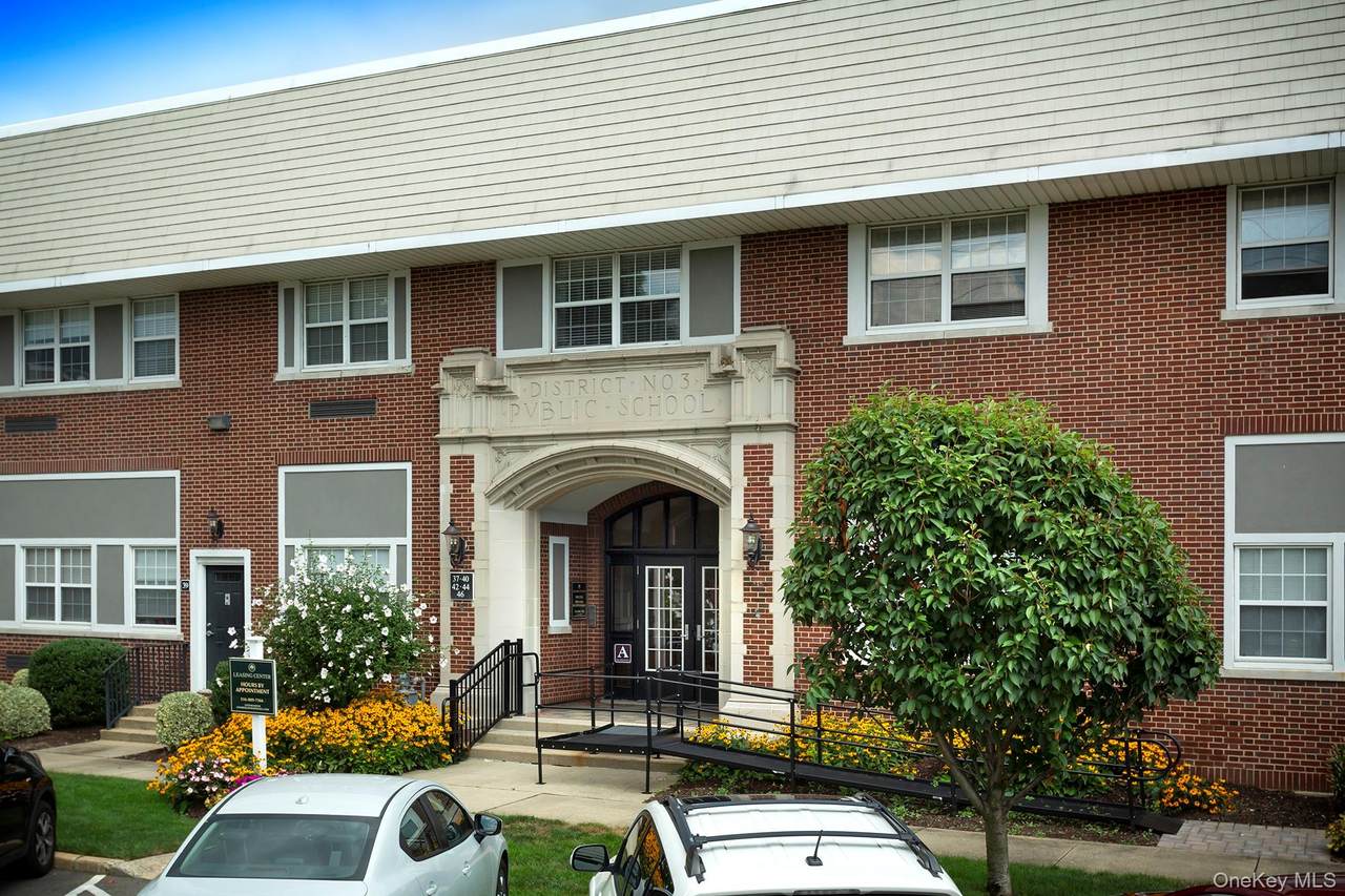 425 Newbridge Road - Photo 1
