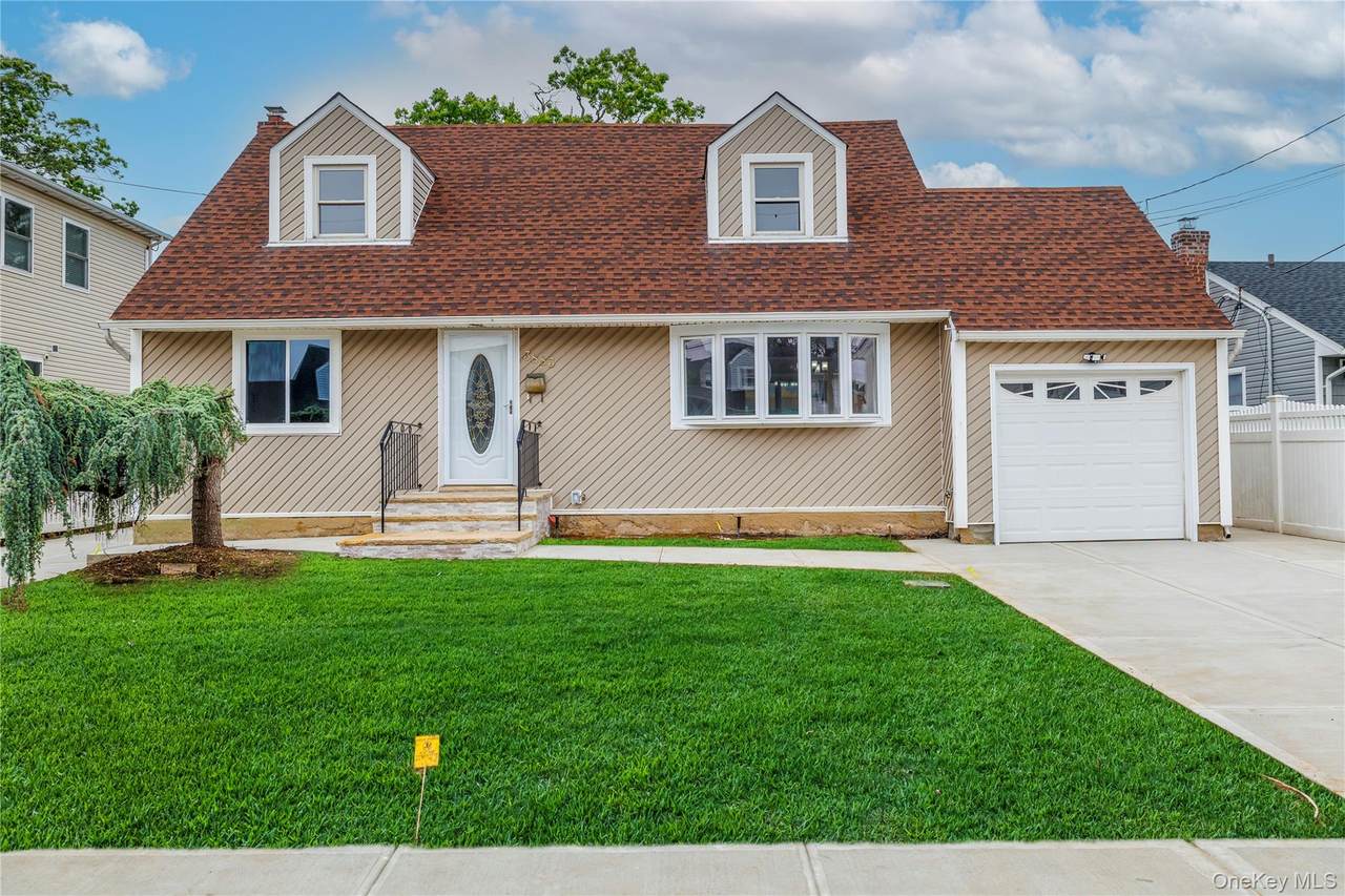 3883 Franklin Avenue - Photo 1