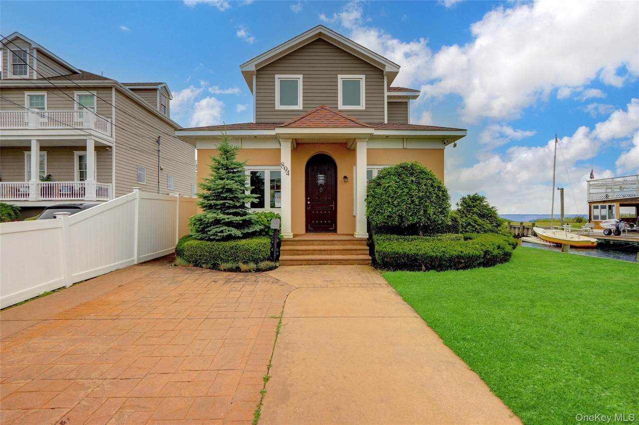 894 Bay 9th Street - Photo 1