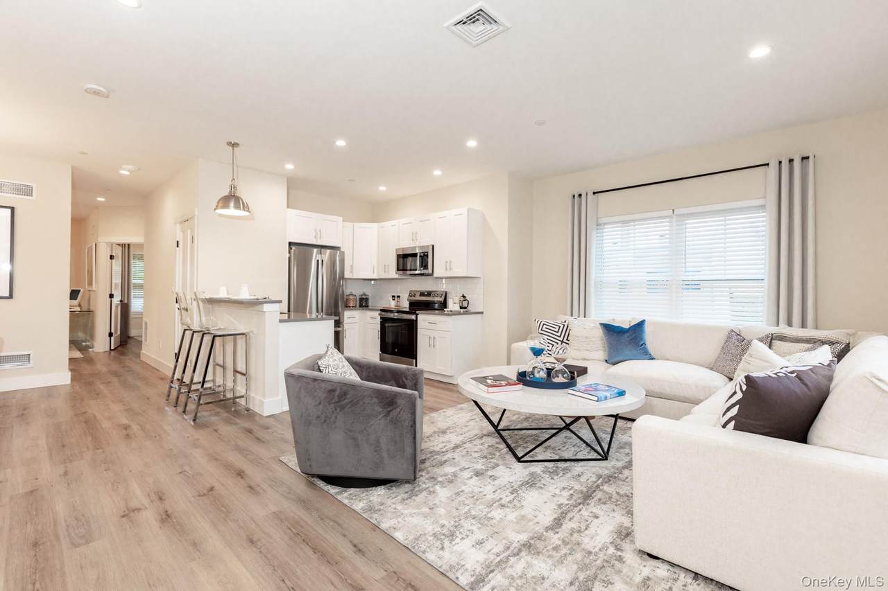 209 Romar Court - Photo 1
