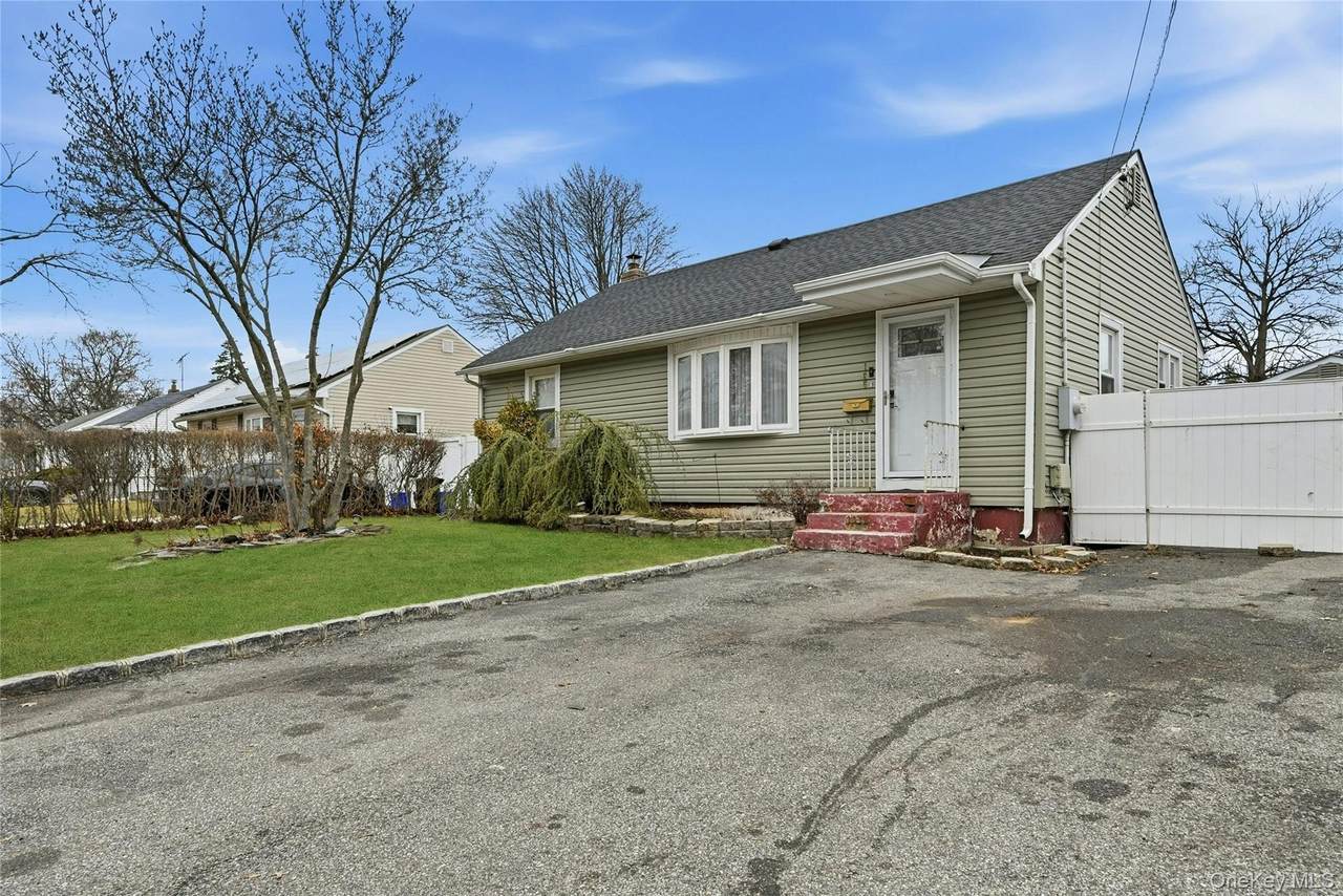 135 Cumberbach Street - Photo 1