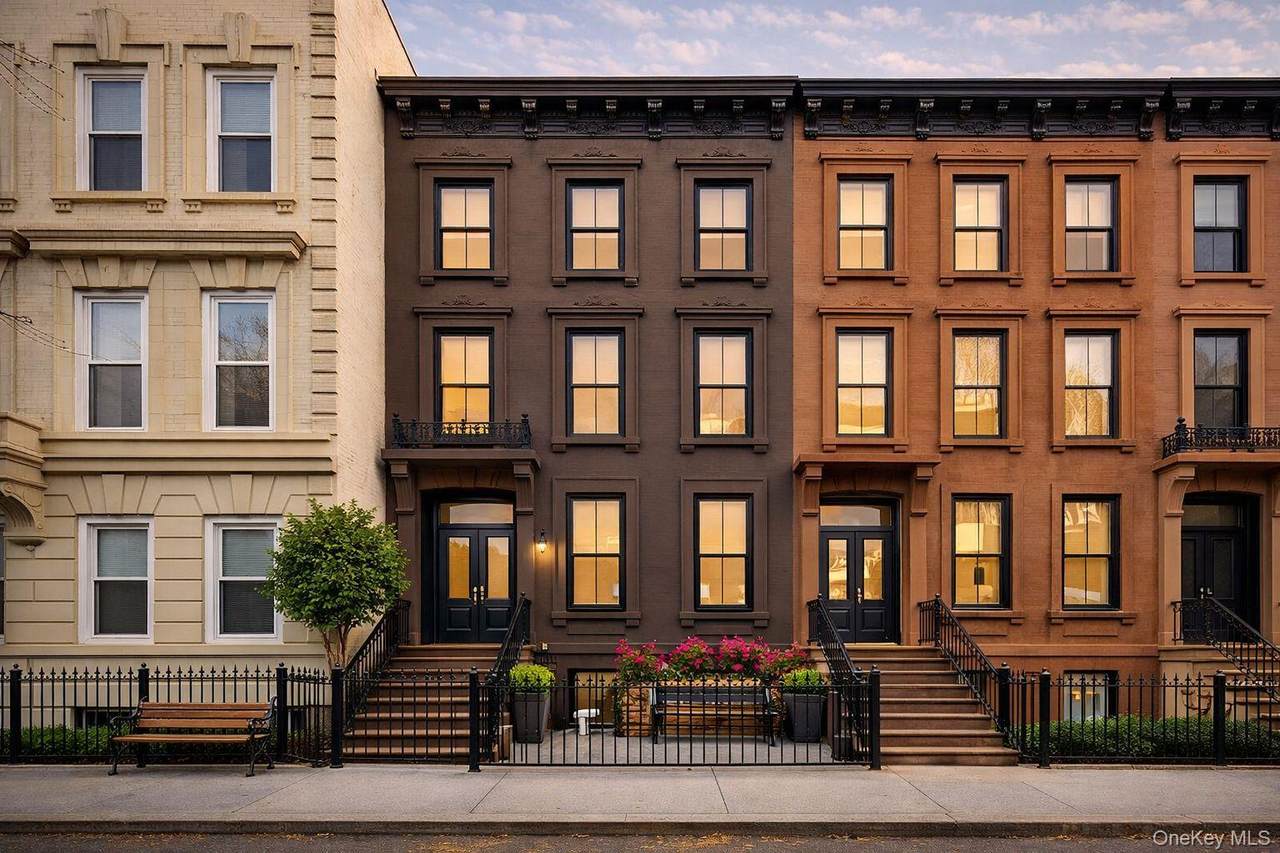 479 Hancock Street - Photo 1