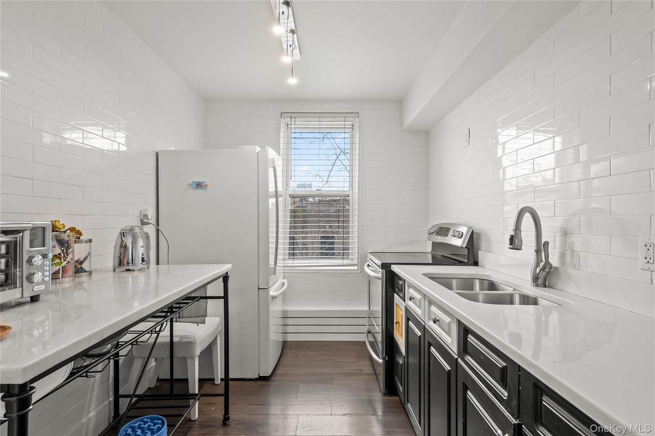 800 Cortelyou Road - Photo 1