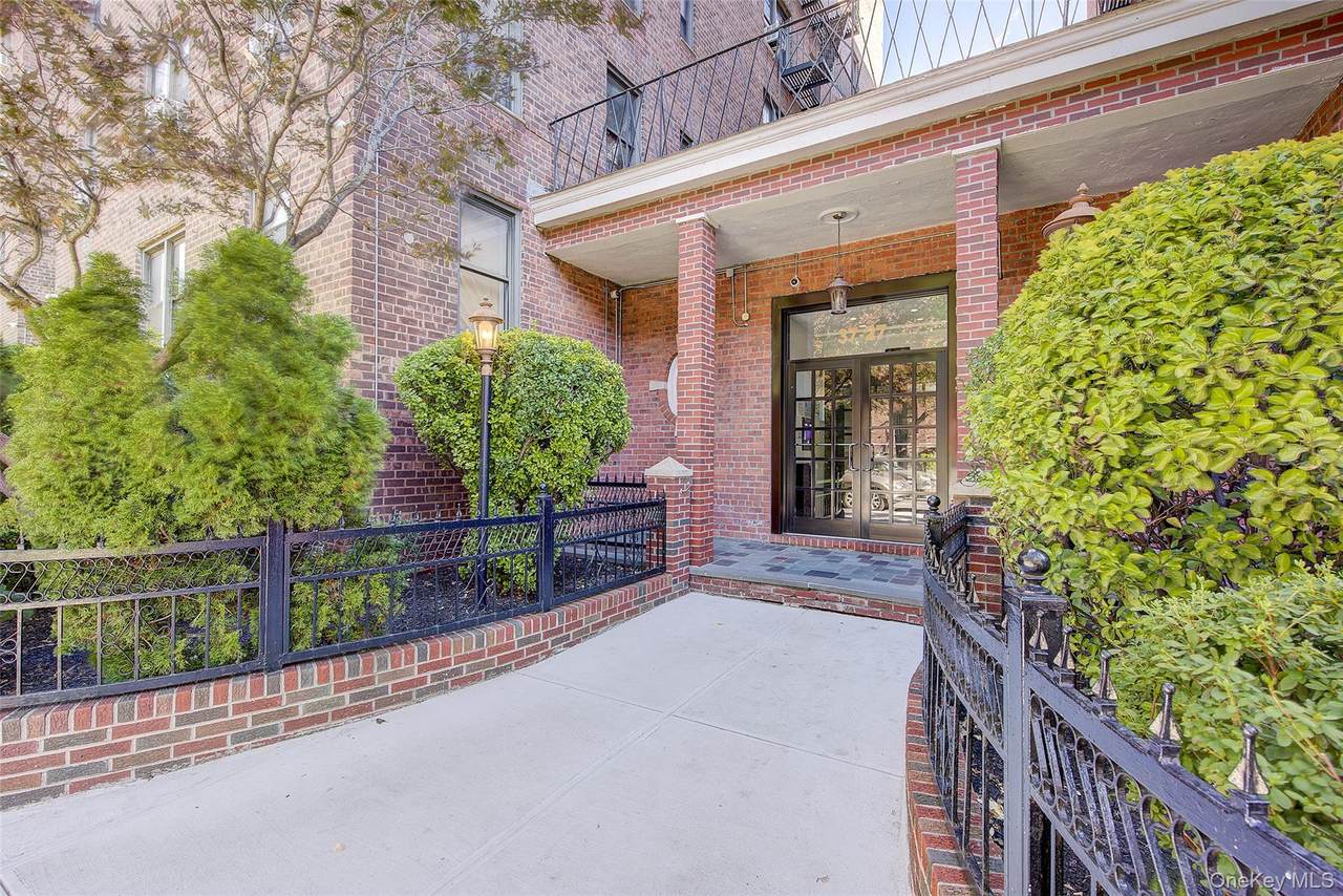 3727 86th Street - Photo 1