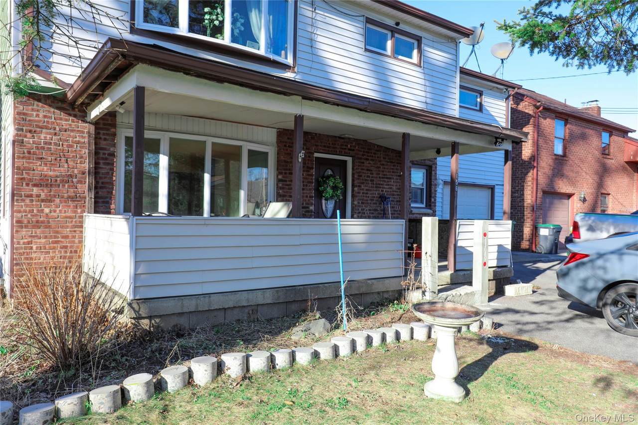 156 Lampman Avenue - Photo 1