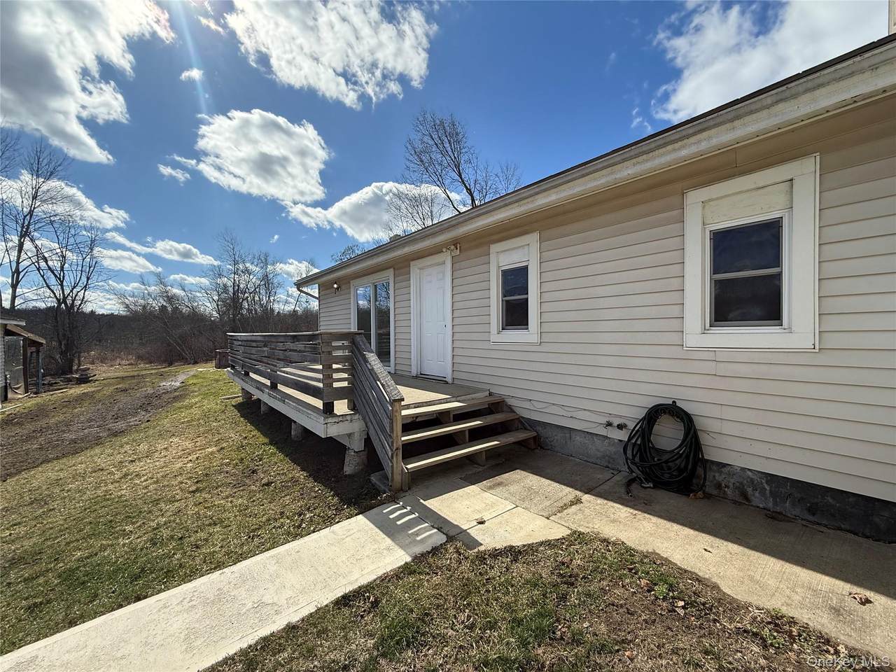 657 Eatontown Road - Photo 1
