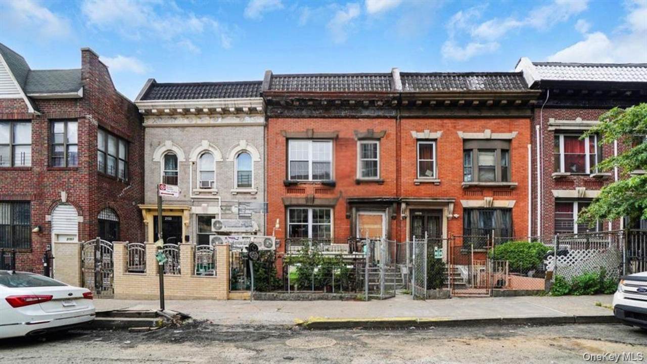 2155 Walton Avenue - Photo 1