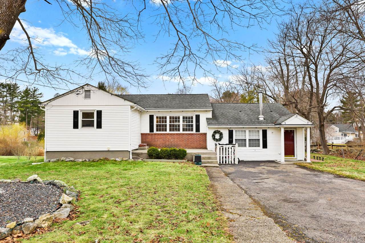 2881 Meadowcrest Drive - Photo 1