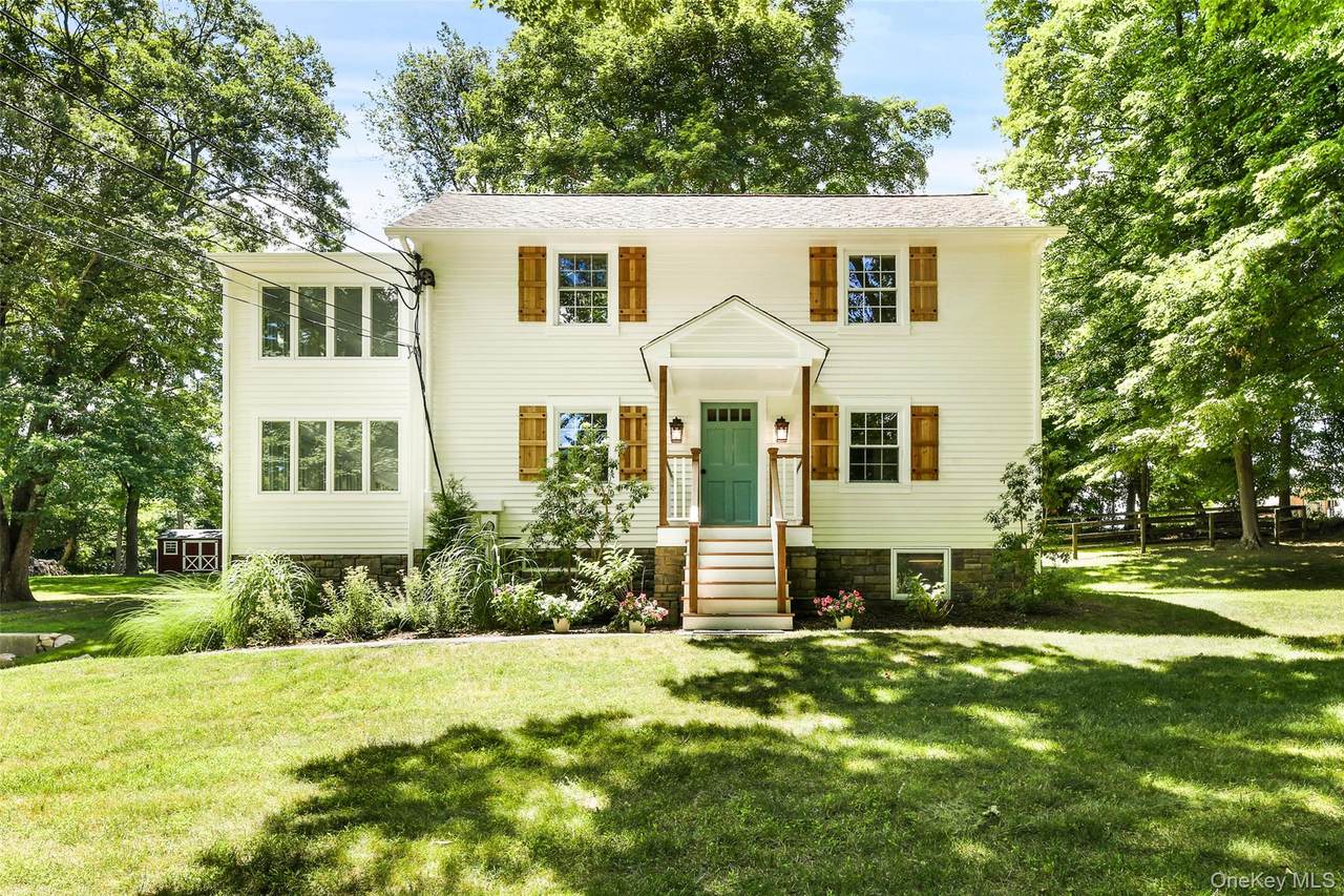 4 Quaker Road - Photo 1