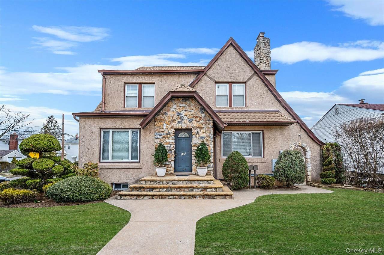 175 Rockaway Parkway - Photo 1