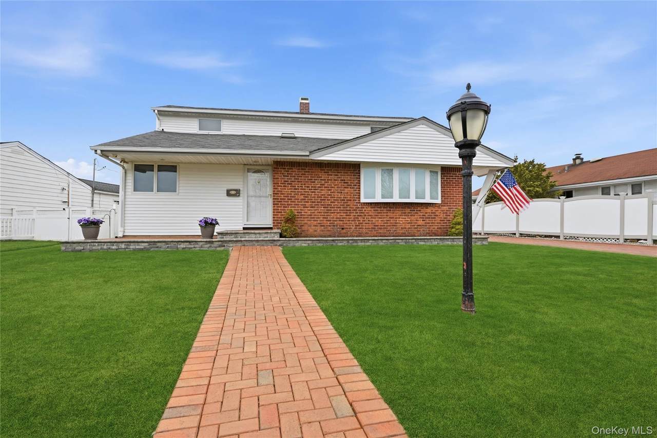 22 Randal Drive - Photo 1