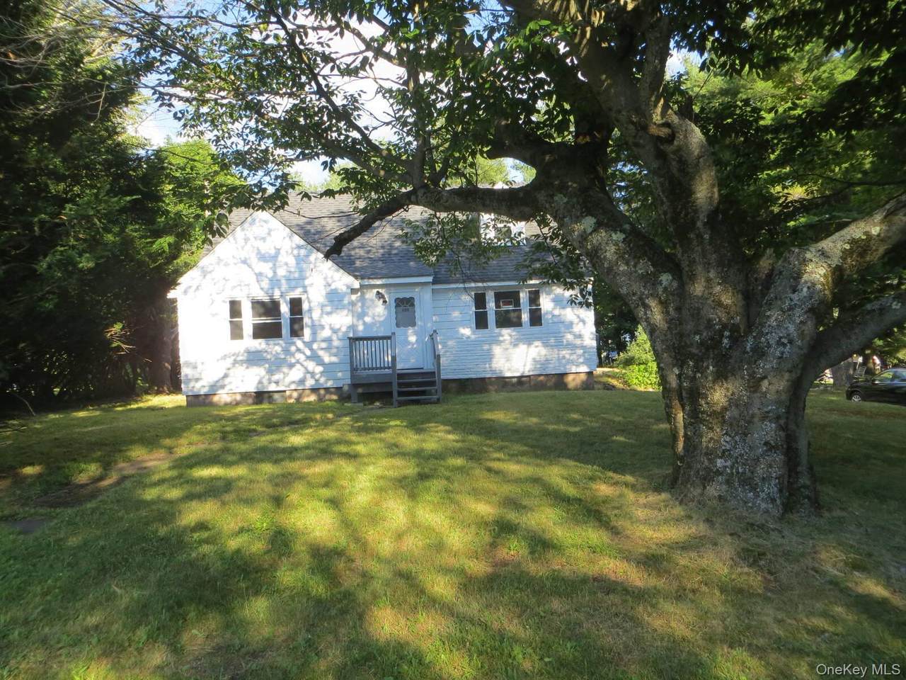 105 Wood Avenue - Photo 1