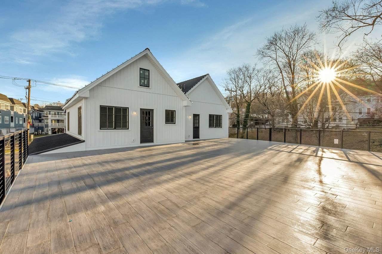 156 Broadway - Photo 1