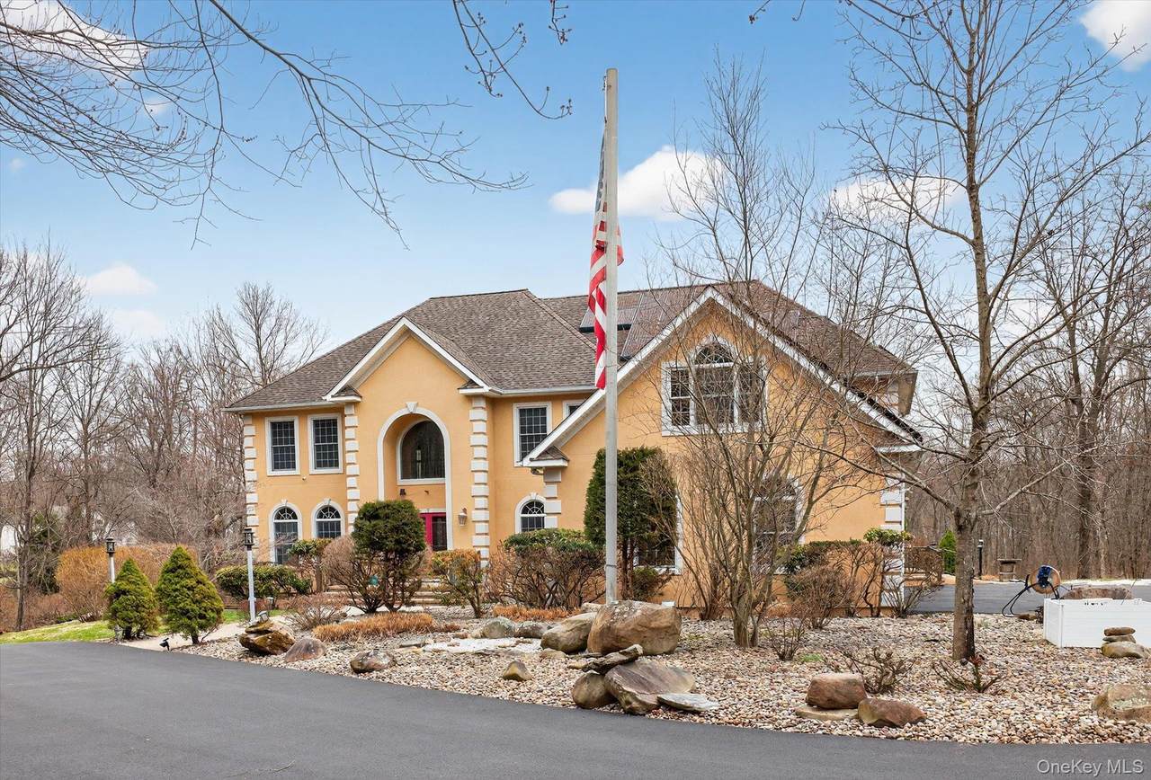 7 Farm Hollow Road - Photo 1