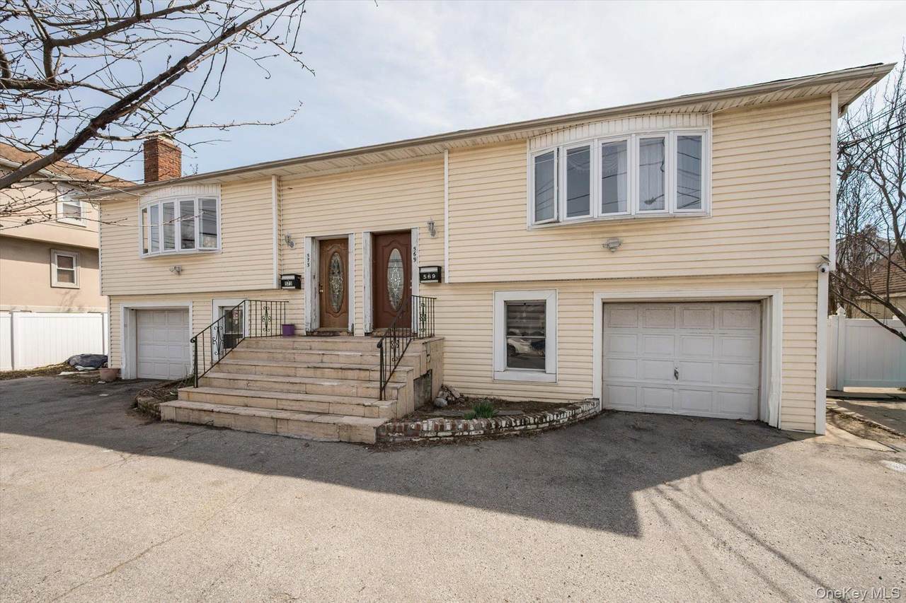 569 Peninsula Boulevard - Photo 1
