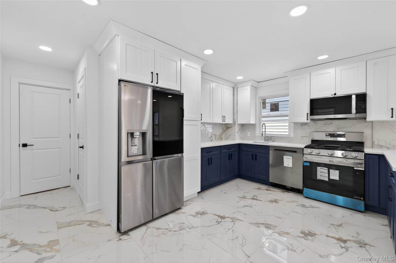 172-09 140th Avenue - Photo 1