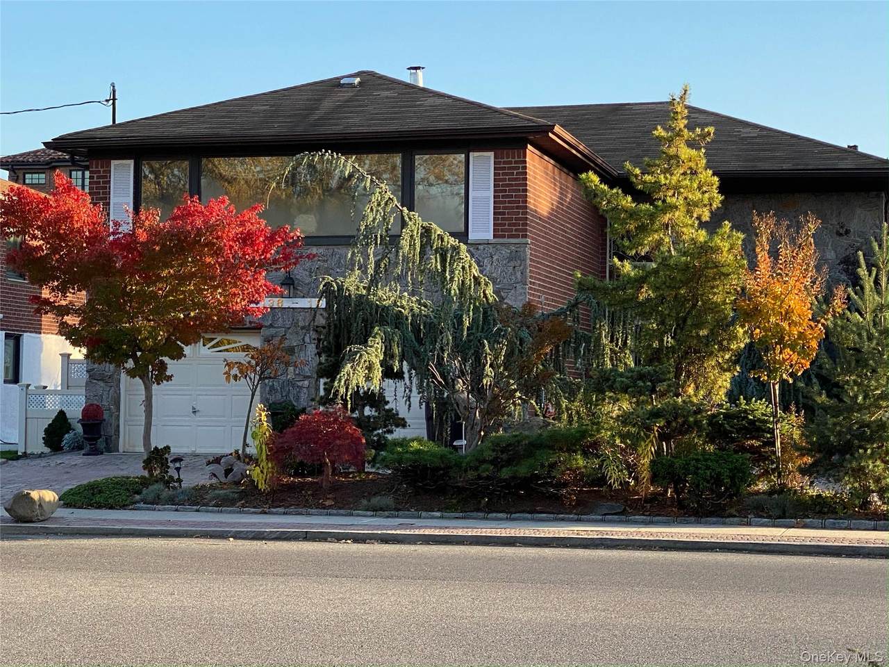 138-10 11 Avenue - Photo 1