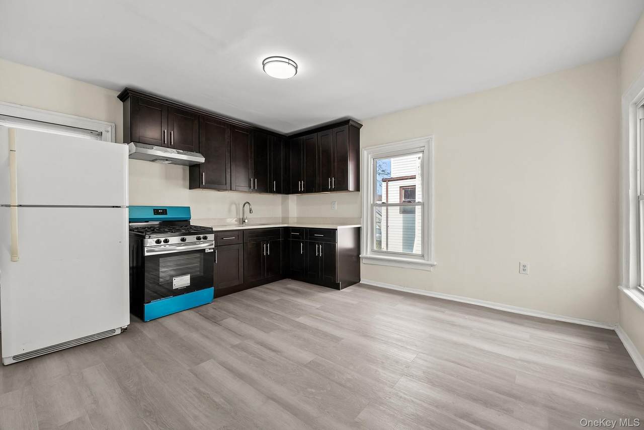11 Lafayette Place - Photo 1