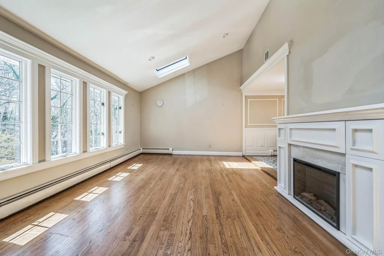 3 Glen Way - Photo 1