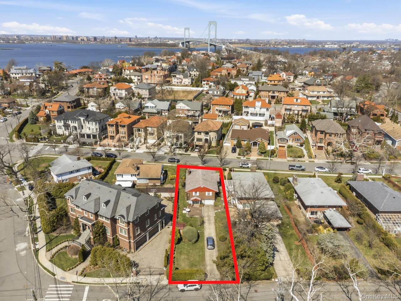 144-30 South Drive - Photo 1