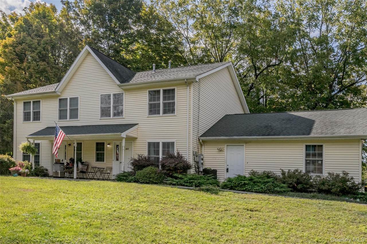 423 Kings Highway - Photo 1