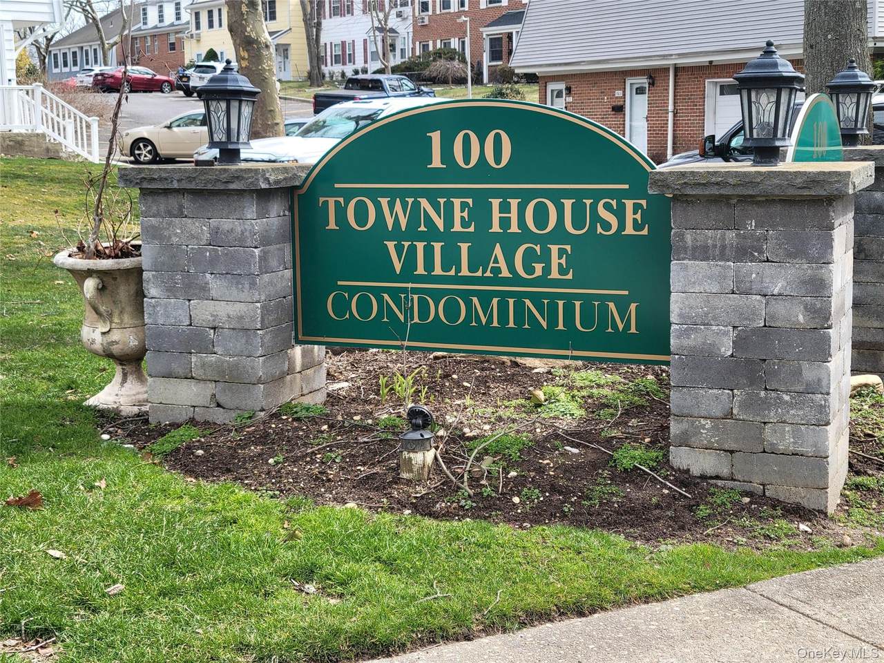 100 Towne House Village - Photo 1