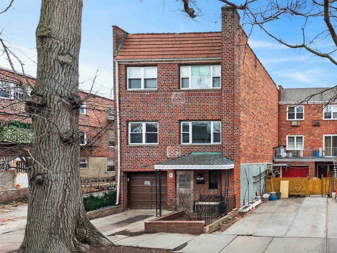 147-50 Barclay Avenue - Photo 1