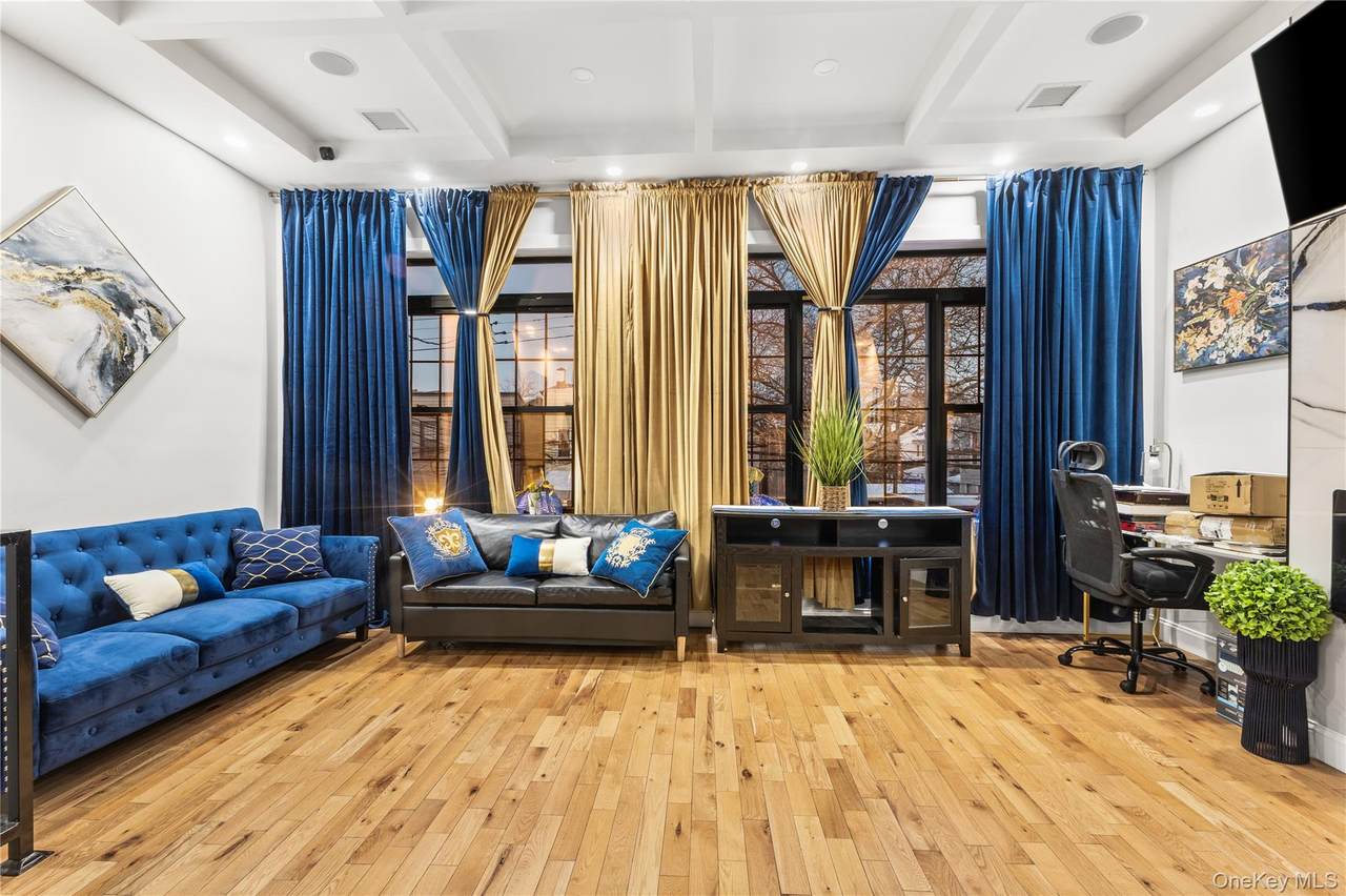 48 Essex Street - Photo 1