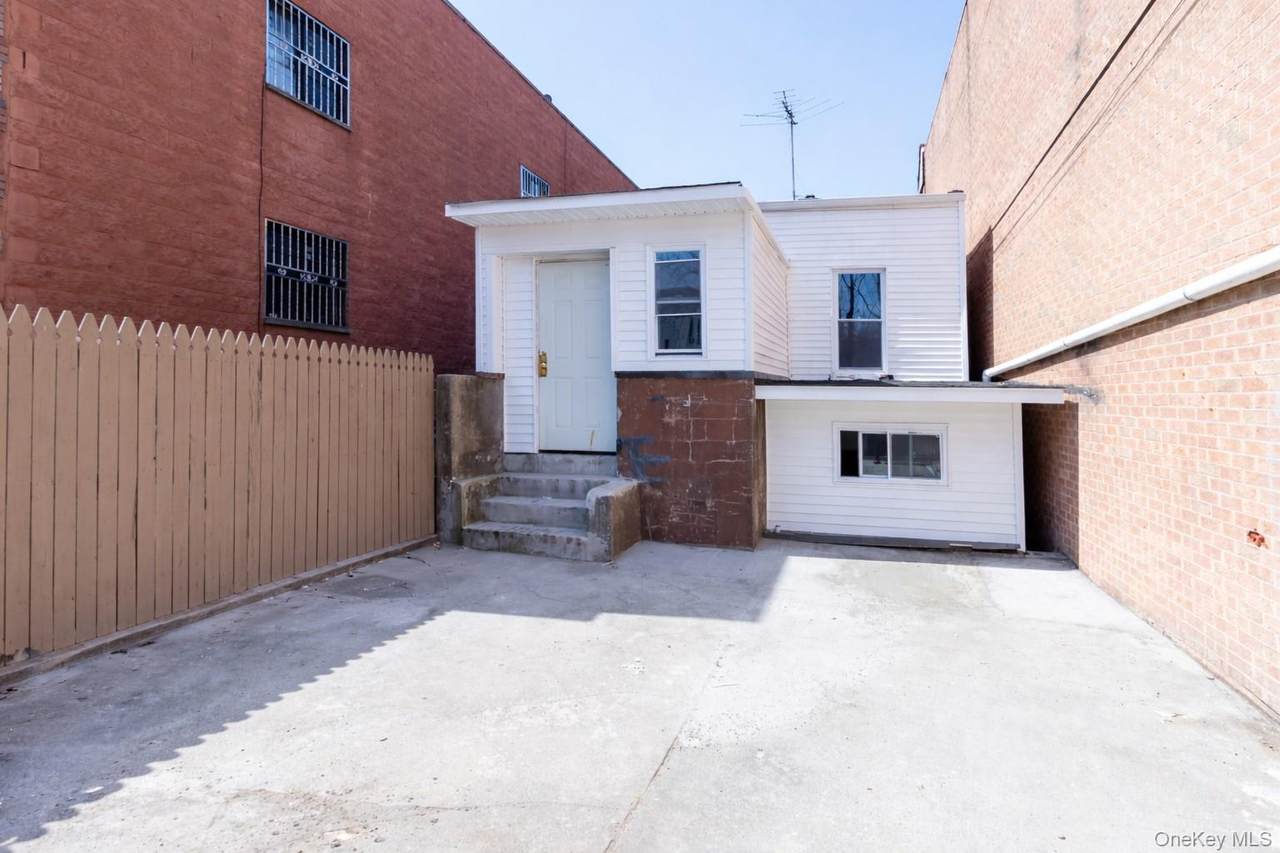 10030 Martense Avenue - Photo 1