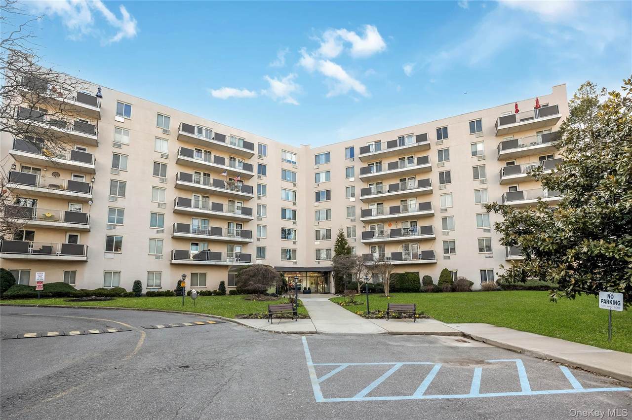 135 Post Avenue - Photo 1