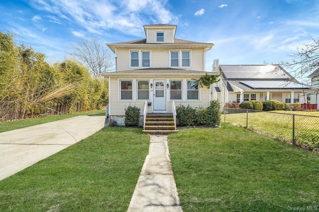 129 Bay Avenue - Photo 1