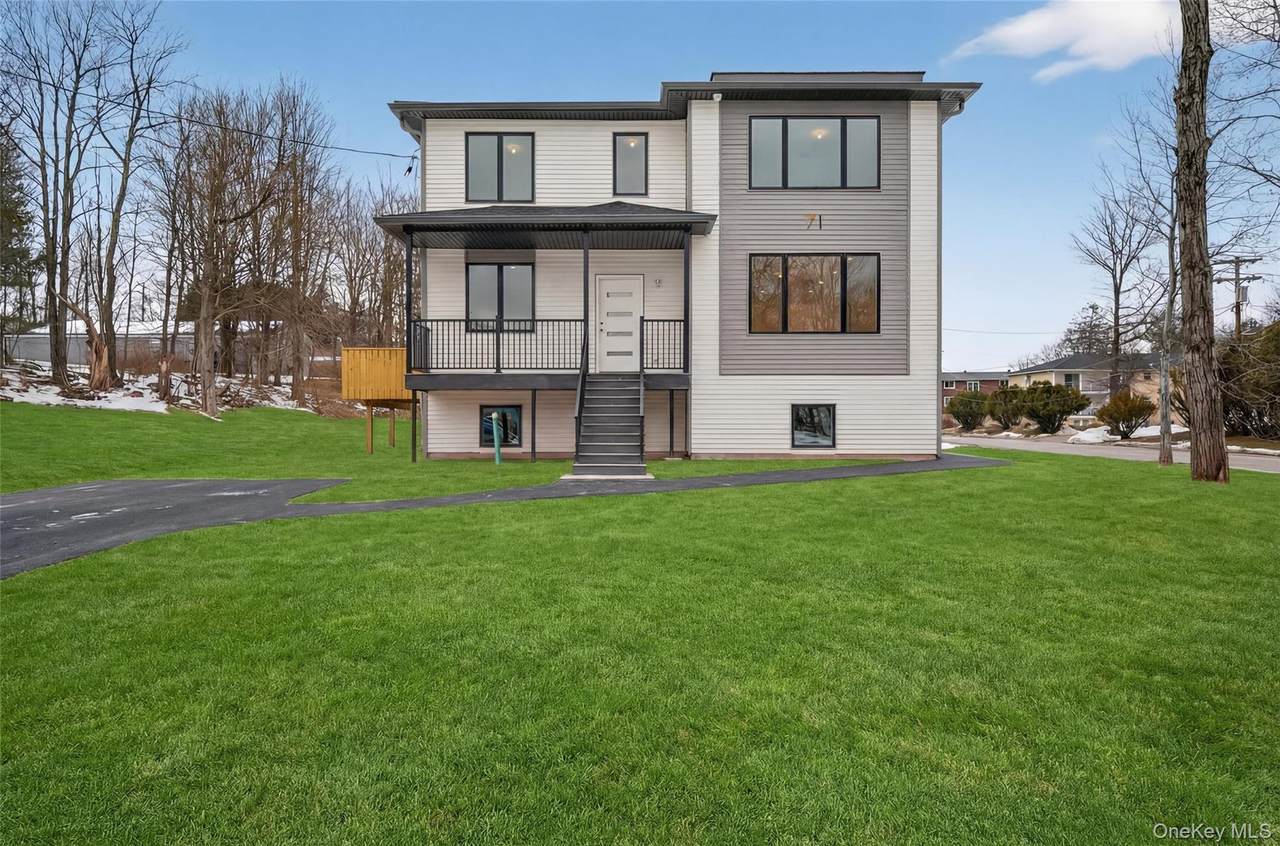 71 Lawrence Avenue - Photo 1