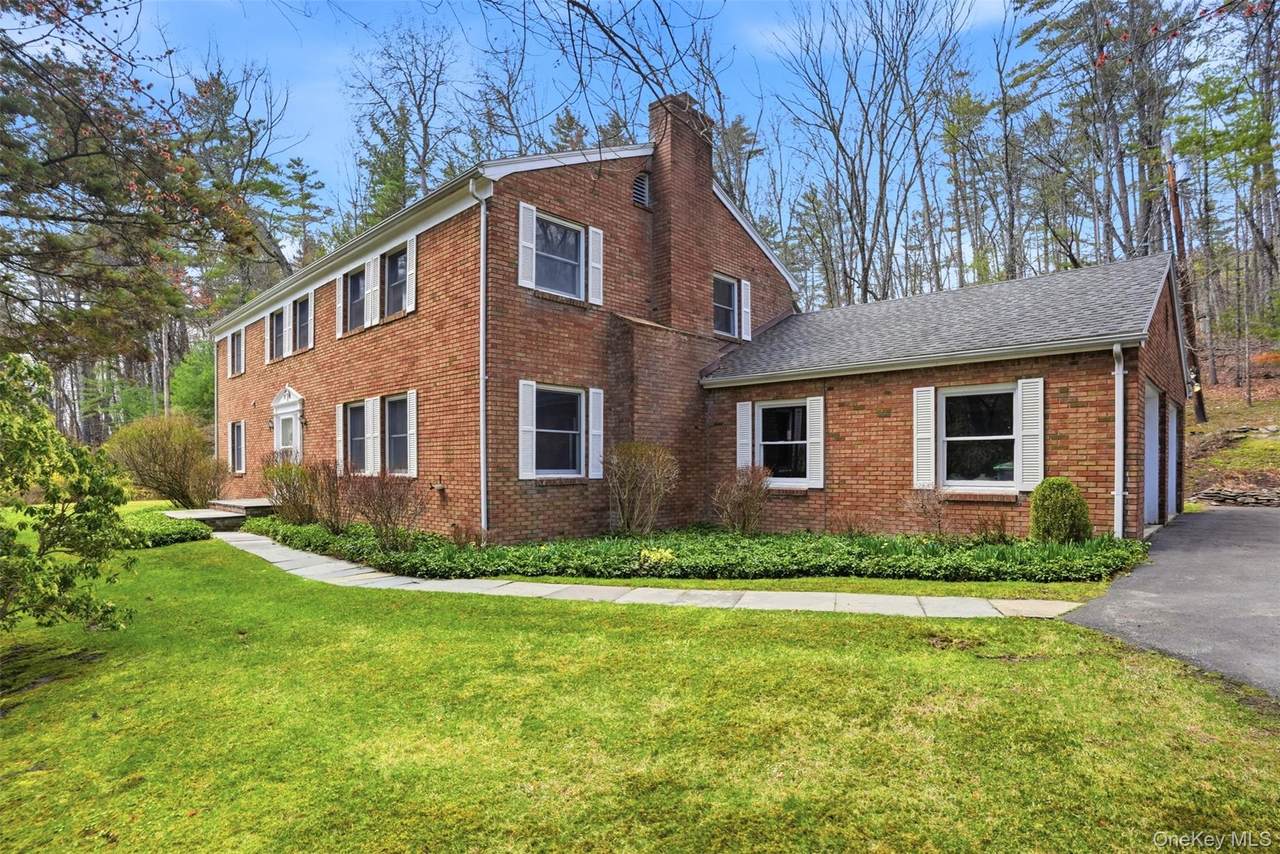 2320 Glasco Turnpike - Photo 1