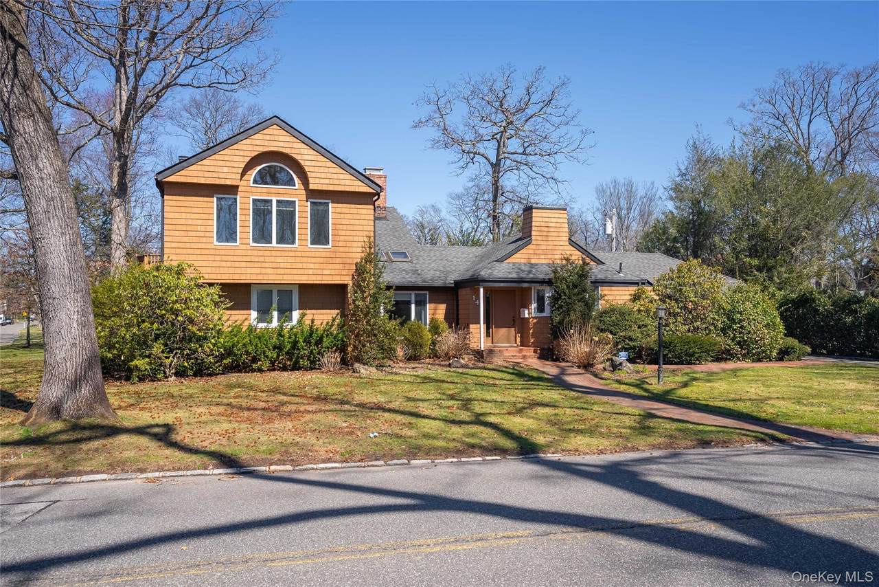 143 Round Hill Road - Photo 1